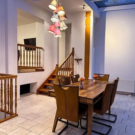T&k - 8 Detached House - 6 Min To Messe Dus - Private Parking بيت للعطل *