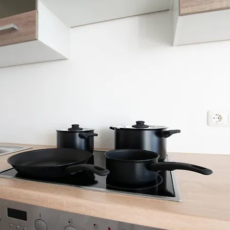 T&k - 8 Detached House - 6 Min To Messe Dus - Private Parking Tatil Evi