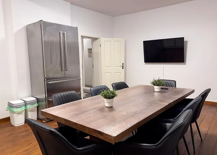 T&k - 8 Detached House - 6 Min To Messe Dus - Private Parking Semesterbostad *