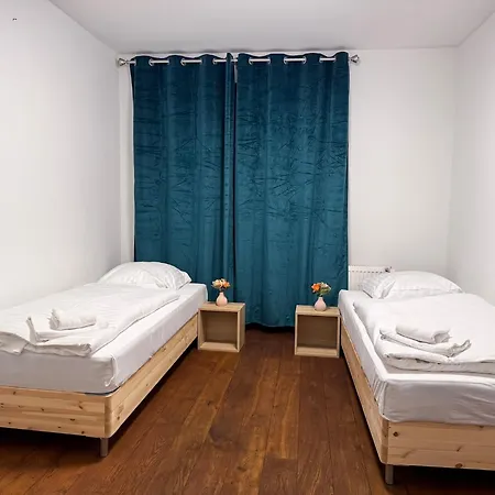 T&k - 8 Detached House - 6 Min To Messe Dus - Private Parking