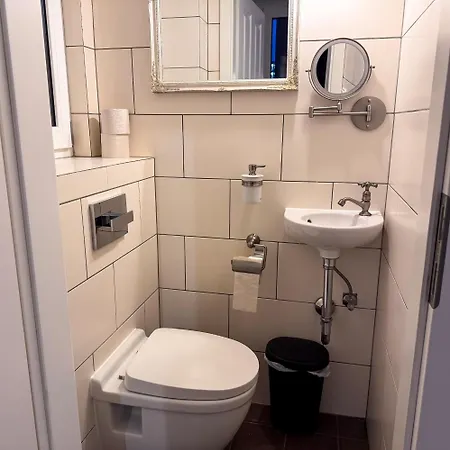 T&k - 8 Detached House - 6 Min To Messe Dus - Private Parking *