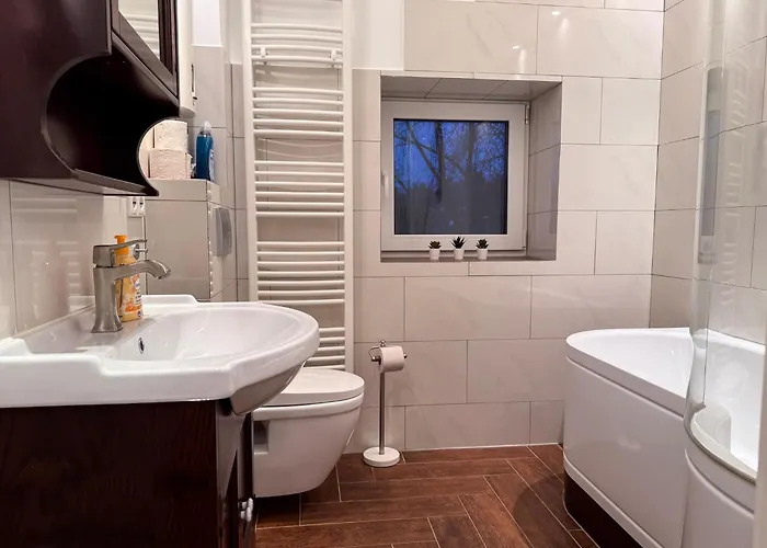 T&k - 8 Detached House - 6 Min To Messe Dus - Private Parking 杜塞尔多夫