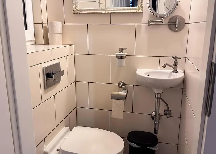 T&k - 8 Detached House - 6 Min To Messe Dus - Private Parking *