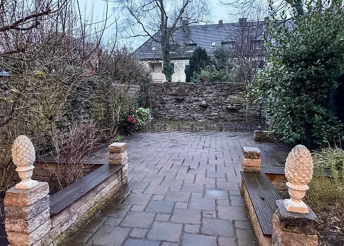 T&k - 8 Detached House - 6 Min To Messe Dus - Private Parking 度假居