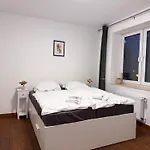 Prázdninový dům T&k - 8 Detached House - 6 Min To Messe Dus - Private Parking