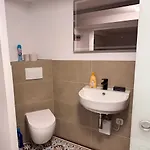 T&k - 8 Detached House - 6 Min To Messe Dus - Private Parking Prázdninový dům